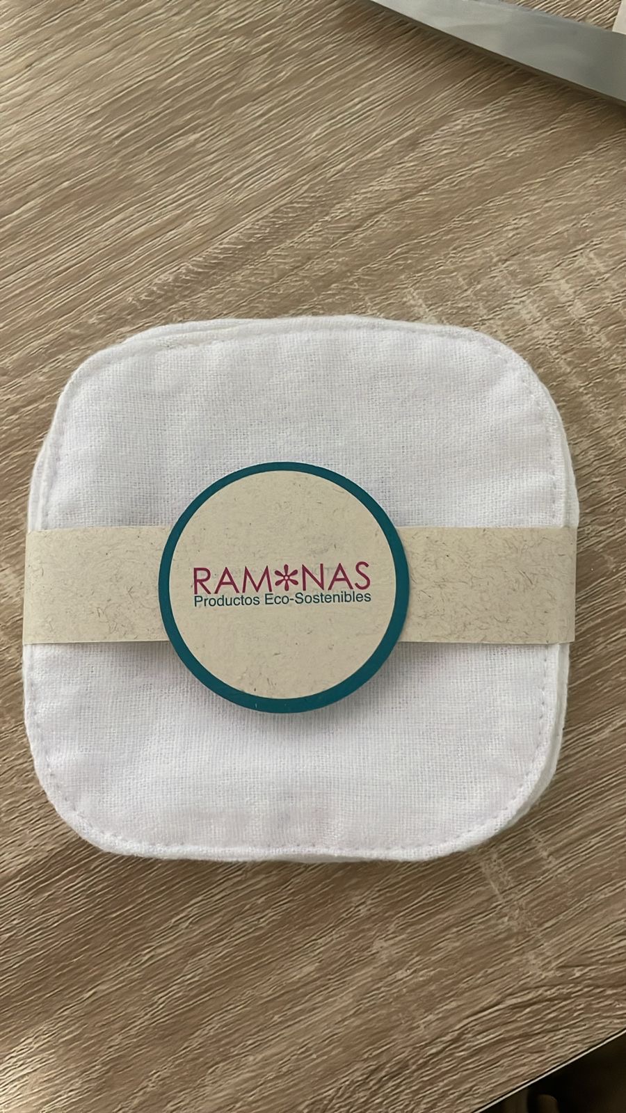 Pañitos Faciales - Image 2